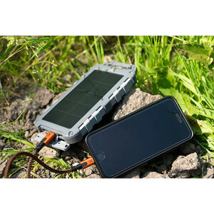 BATERÍA PORTÁTIL XTORM POWER PACK CON PANEL SOLAR FUEL SERIES FS405 10.000 MAH / 20W 5
